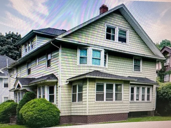 84 Canterbury Rd, Rochester, NY 14607