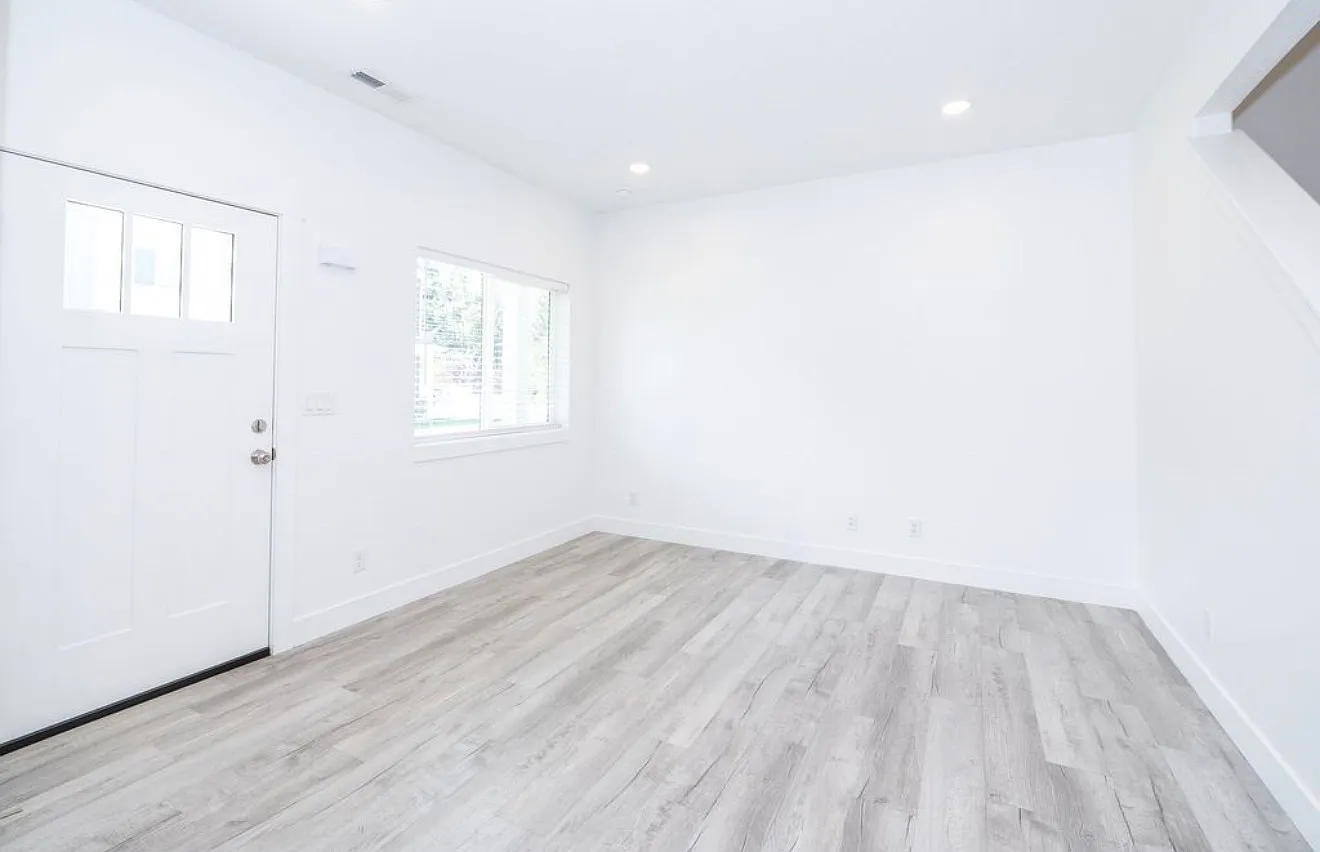 3 bed, 2.5 bath, 1625 sqft, $1,750 — Photo 2