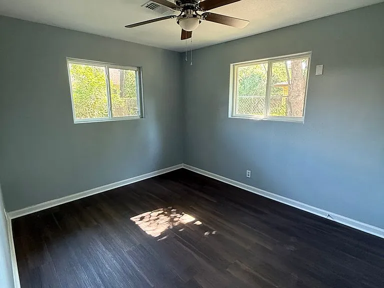 3726 Edgemont Dr — Photo 8