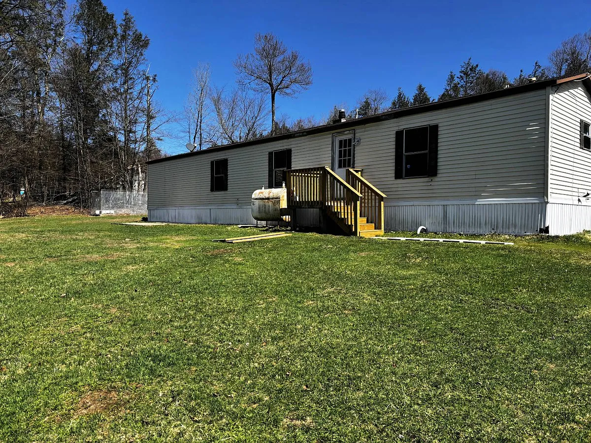 Building Photo - 499 Tanzman Rd