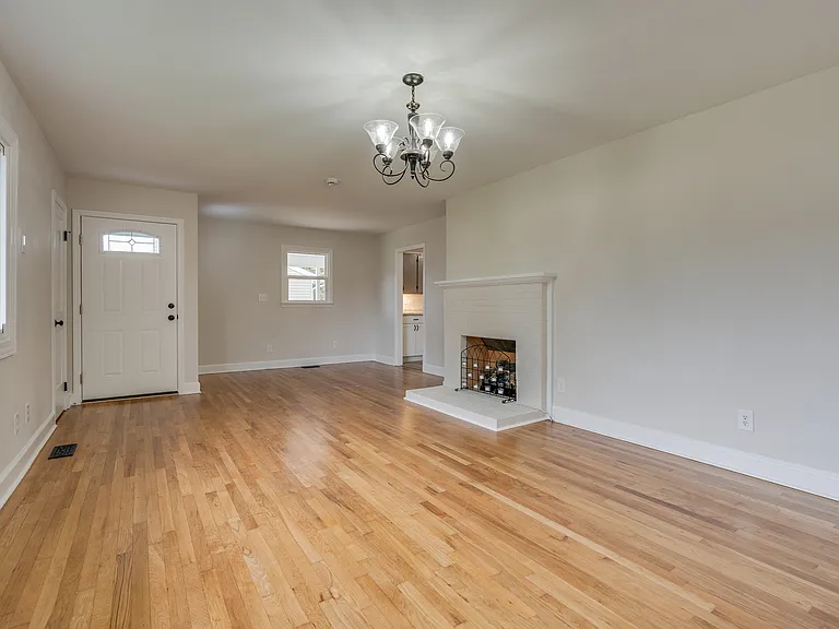 1210 Thomas Blvd — Photo 5