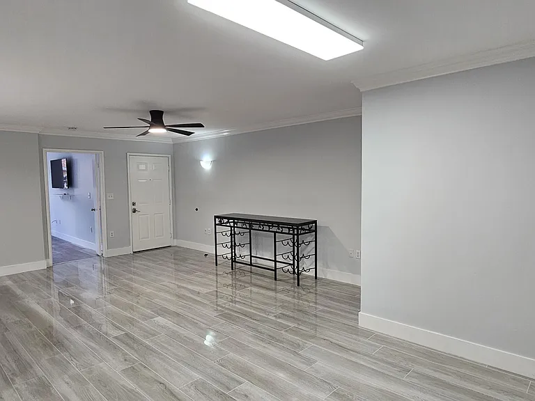 400 Scotia Dr #203 — Photo 41