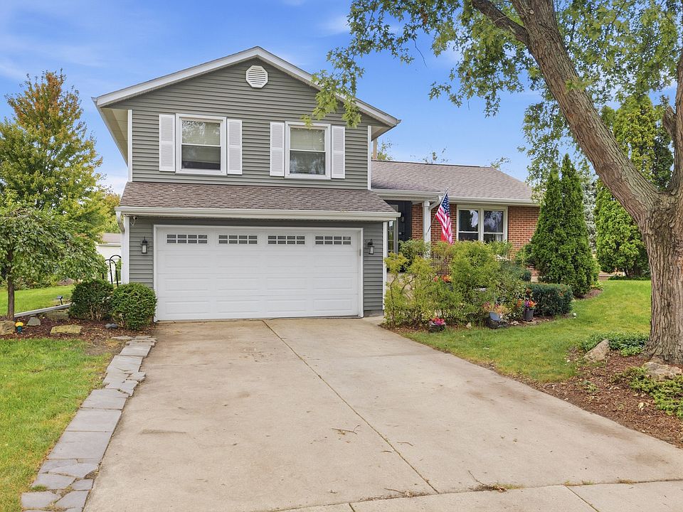 1st image of 10 Canterbury Ct