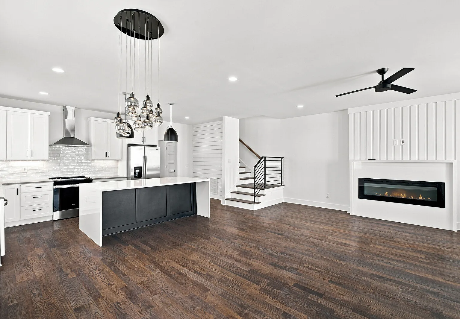 4 bed, 3.5 bath, 2397 sqft, $3,995 — Photo 3