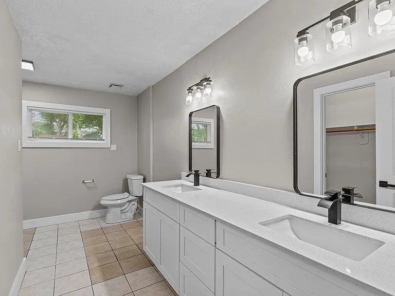 1107 Londonderry Ave — Photo 21