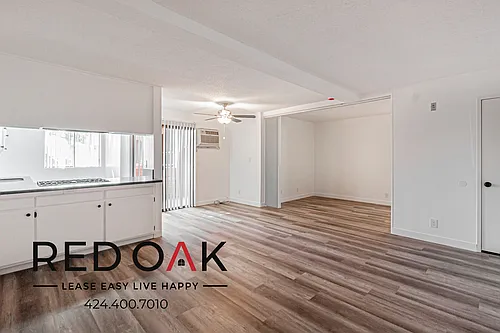 8614 Woodley Ave Photo 1