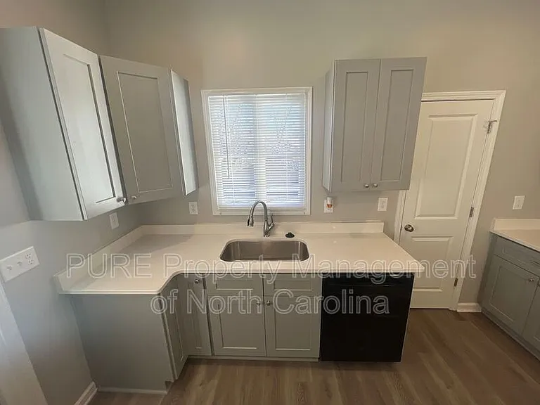 608 S Yadkin Ave — Photo 10