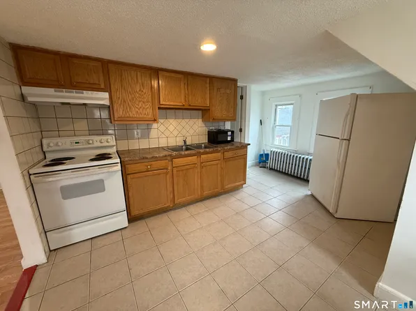 58 Kellogg St, Waterbury, CT 06710