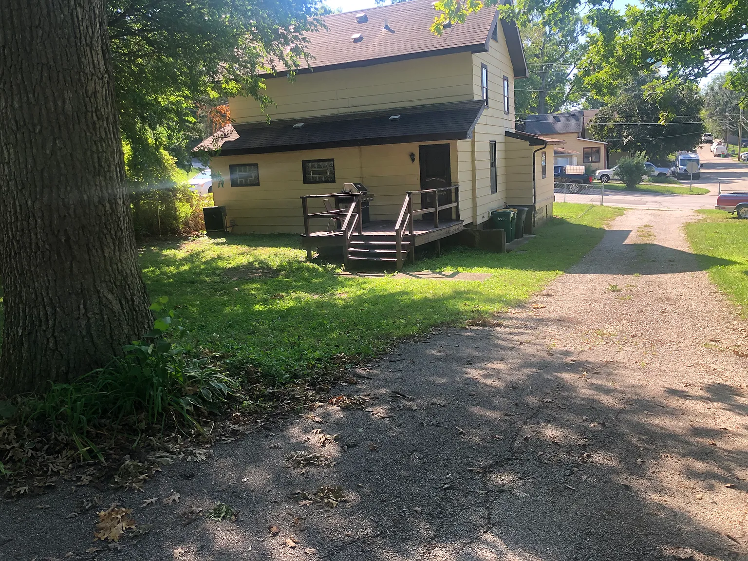 3 bed, 1.5 bath, 2000 sqft, $2,000 — Photo 2
