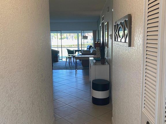 2nd image of 101 NE 19th Ave APT 124