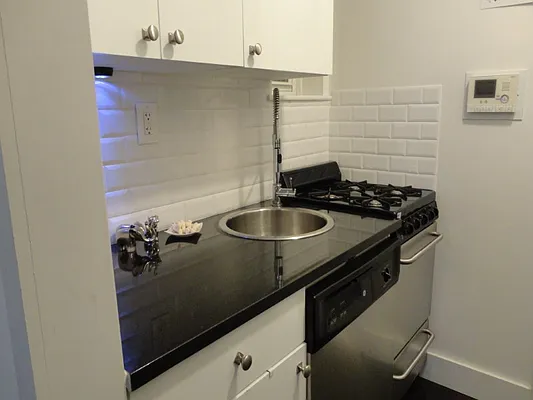 Rented by Sotheby's International Realty | media 11