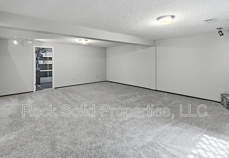 5416 Meadowbrook Dr — Photo 24