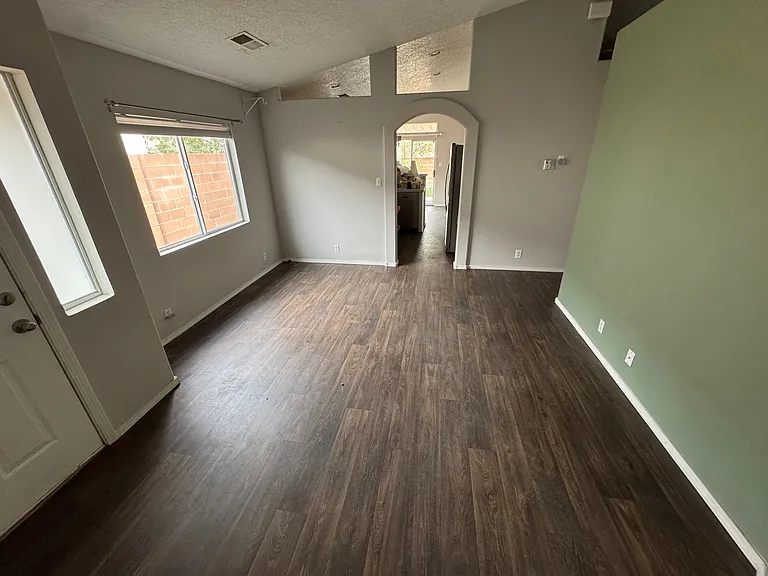 4756 Delaina Dr NE — Photo 3