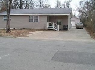 615 Sherman St, Springdale, AR 72764