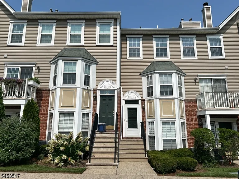 50 Pine St #J — Photo 1