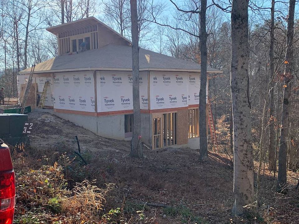 1st image of 2 Wood Ln