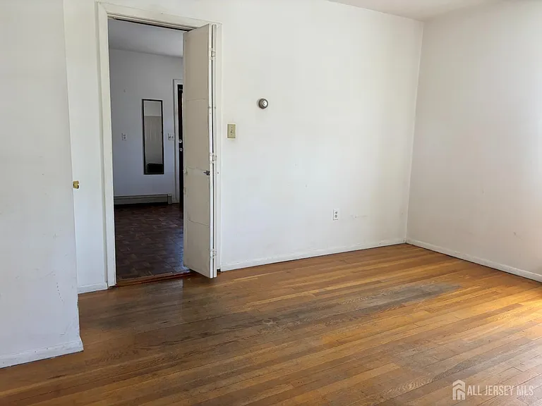 16 Yates Ave #18 — Photo 4