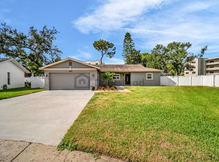 7892 Sundown Dr, Saint Petersburg, FL 33709