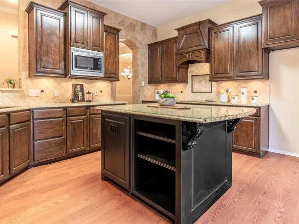 5905 Meadowcrest Ln, Sachse, TX 75048