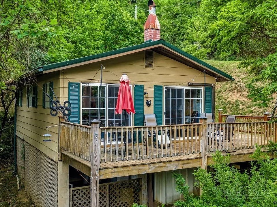 1st image of 177 Dawnview Drive