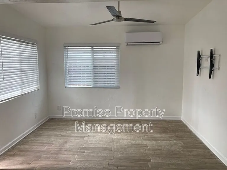 1209 Langford St — Photo 3