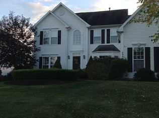 6993 Royce Cir, Victor, NY 14564