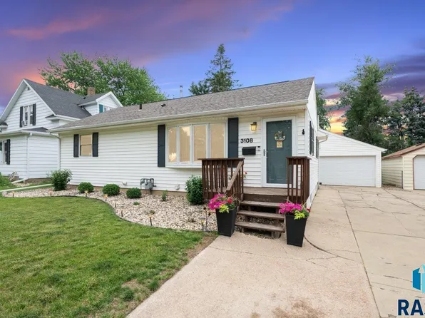 3108 E 15th St, Sioux Falls, SD 57103