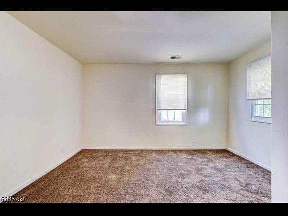 Good size master bedroom with closet