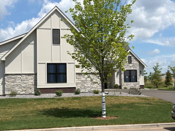 2355 Sydney Ln, Hudson, WI 54016
