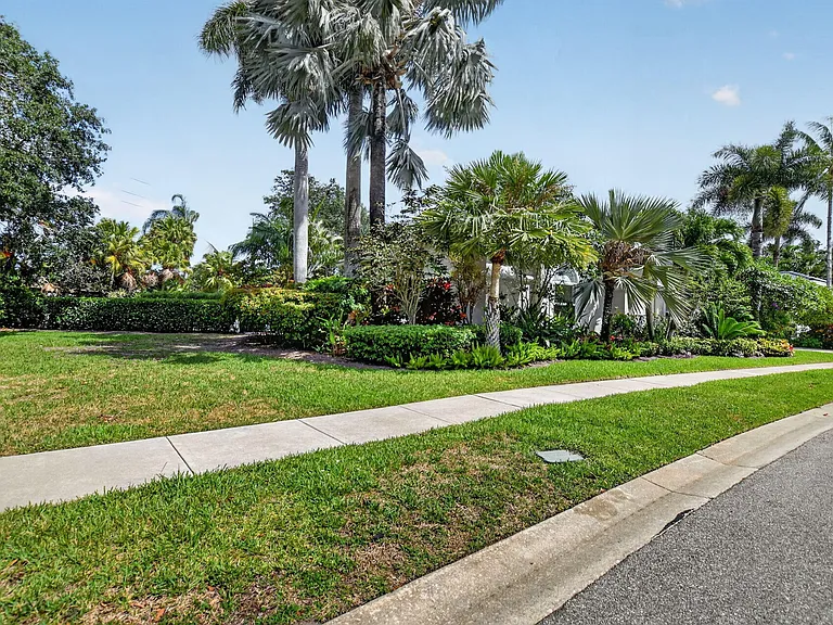 7843 Villa D Este Way — Photo 4