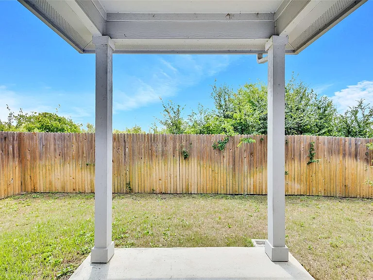 13923 Macquarie Dr — Photo 32