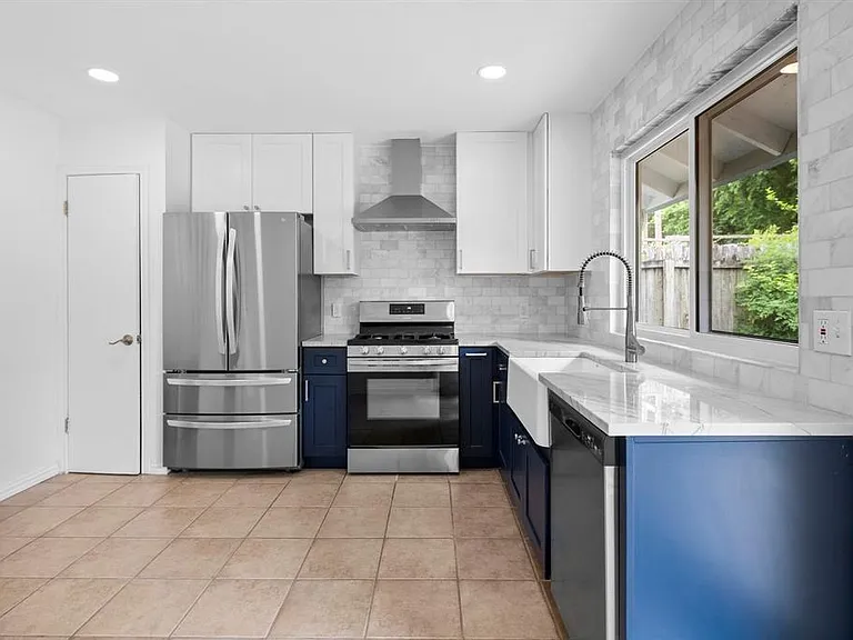 1401 Meadowmear Dr — Photo 4