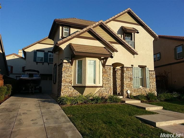 1st image of 672 S Escuela Dr