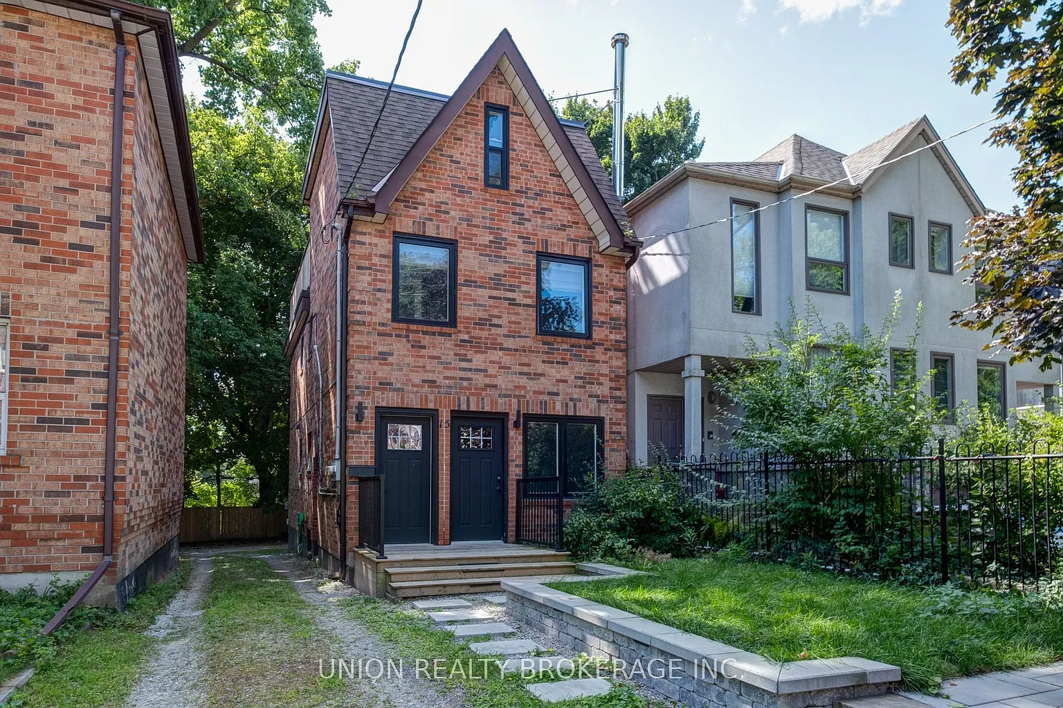 15 Ivy Ave photo 1