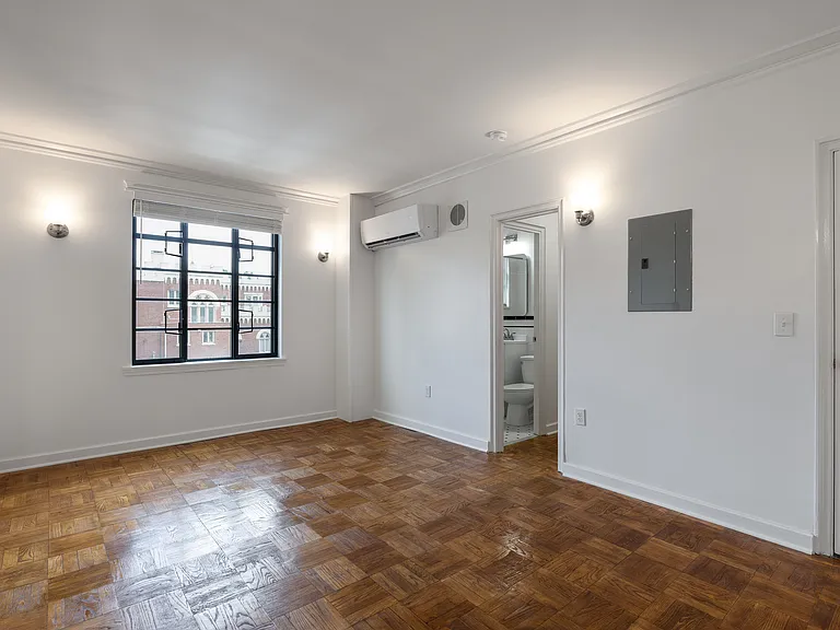 Marleigh Apartments — Photo 30