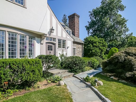 3rd image of 21 Dusenberry Rd