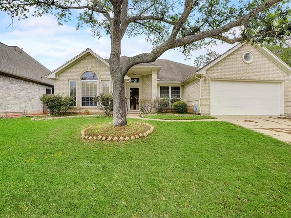 4307 Winners Circle, Friendswood, TX 77546