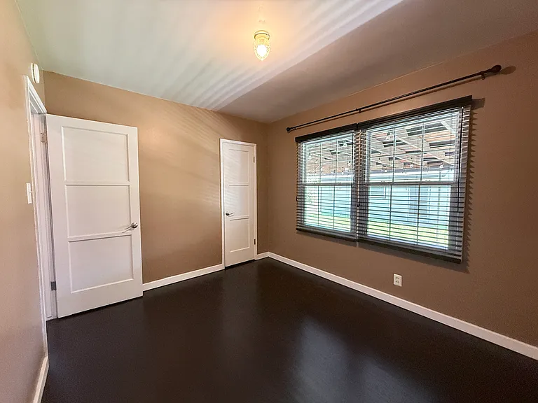 527 N San Antonio Ave — Photo 10