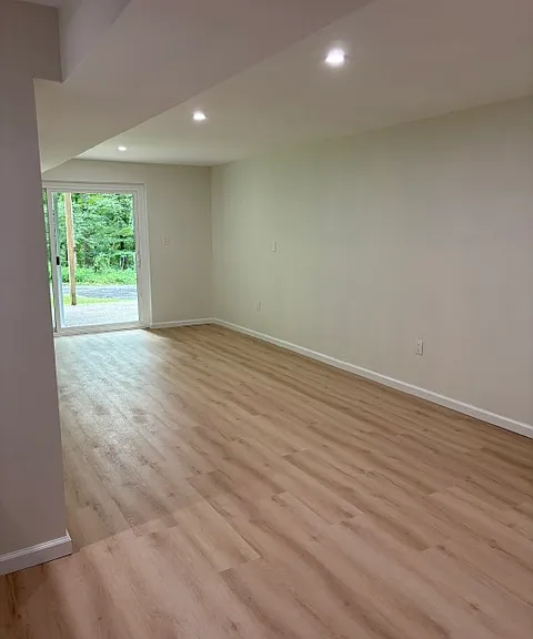 1247 Chateau Dr — Photo 14