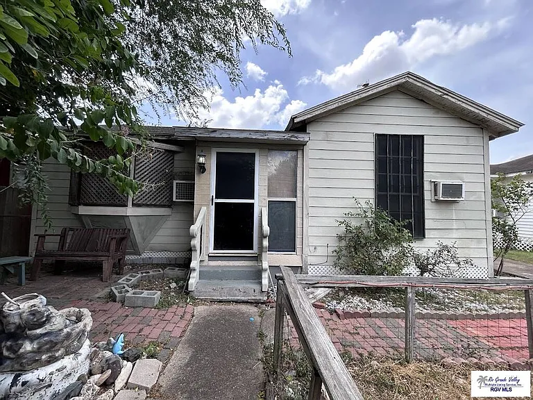 1181 N Dick Dowling St — Photo 14