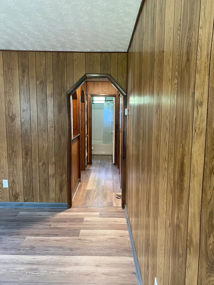 Building Photo - 8737 Bellrose Ave #1