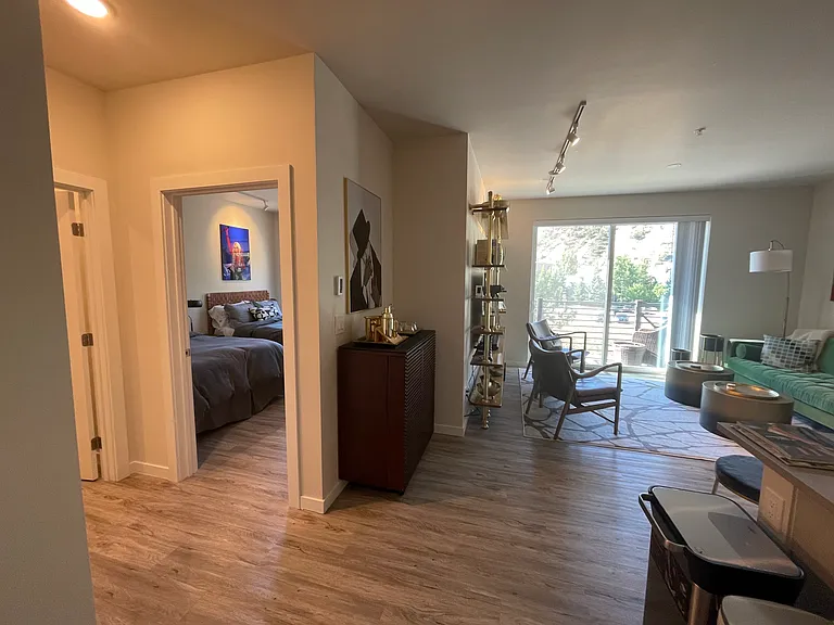 1203 Capitol St — Photo 4