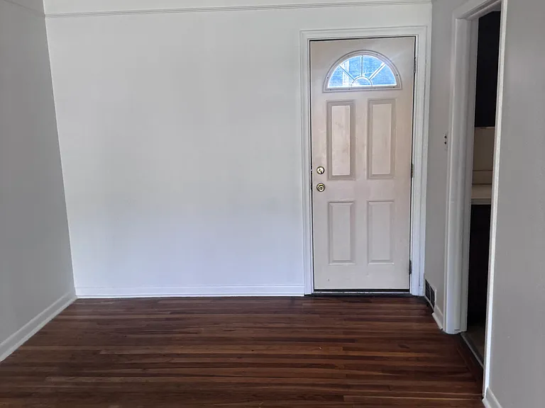 19291 Rockcastle St — Photo 13
