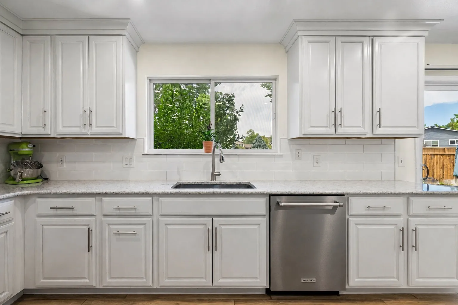 4 bed, 3201 sqft, $3,500 — Photo 4