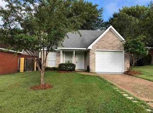 313 Cottonwood Dr, Ridgeland, MS 39157