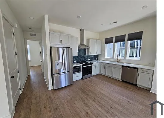 1294 Longreen Ter NW — Photo 12