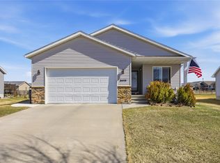 8608 Flatbush Ct NE, Cedar Rapids, IA