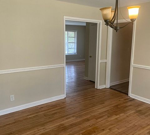 5th image of 2976 Toney Dr