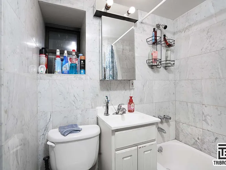 301 W 20th St #3D — Photo 6
