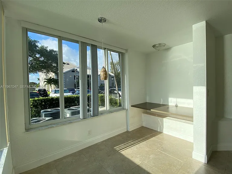 2841 N Oakland Forest Dr — Photo 7